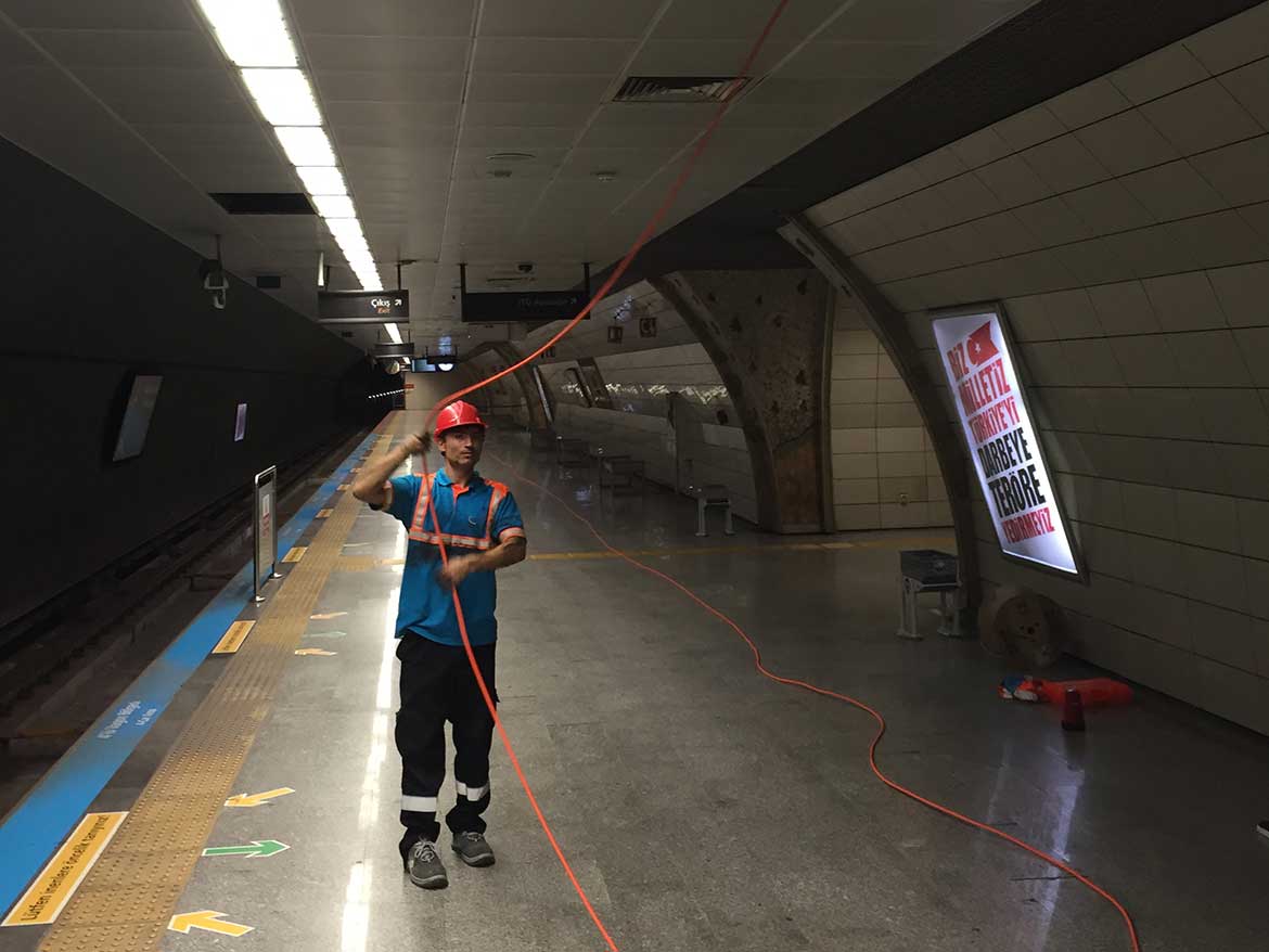 İsbak-Ulaşım A.Ş. Metro İstasyonları LCD Ekran Kablolama İşleri